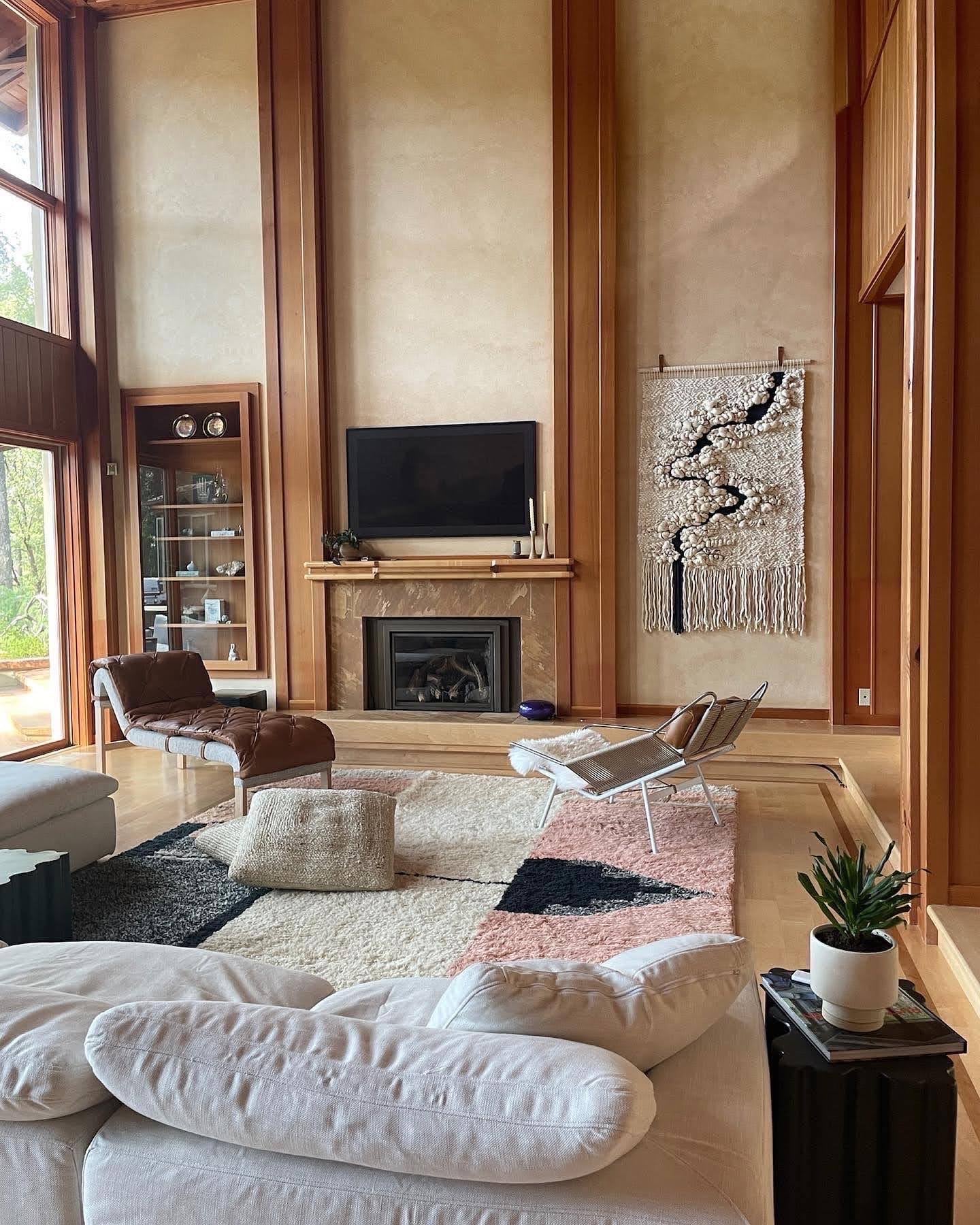 Eco-conscious woven tapestry utilizing plant-based fibers, highlighting the beauty of sustainable materials. Knotted texture with river shape.